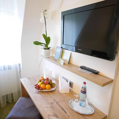 Отель Kreuz-post Hotel-restaurant-spa Фогтсбург